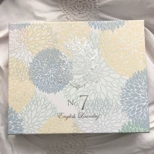 No. 7 English laundry 3 piece gift set